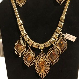 Necklace and drop earrings